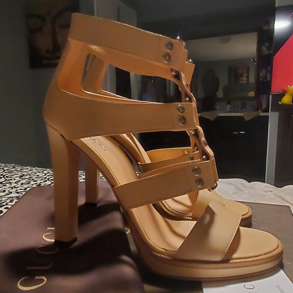 GUCCI Leather Sandals with Silver Hardware - Picture 3 of 12